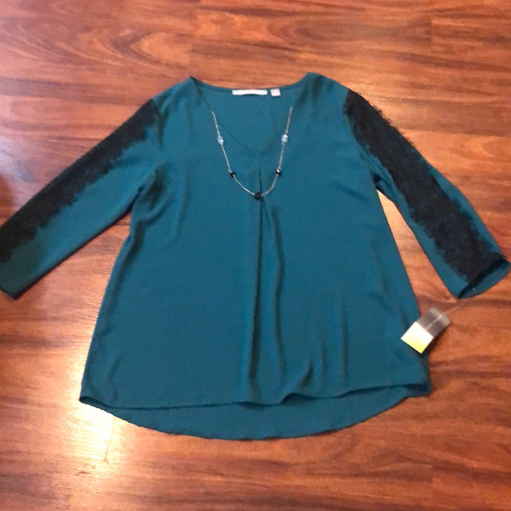 NWT gorgeous top size medium